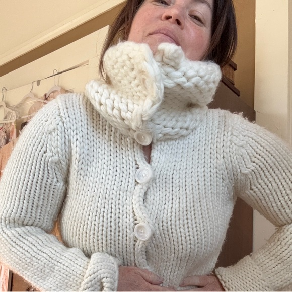 Super soft, cozy off-white wool cardigan with large button up Peter Pan collar - Picture 8 of 13